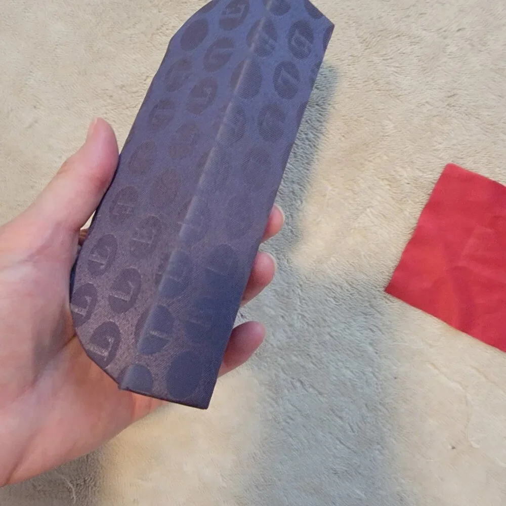 Elle sunglass case